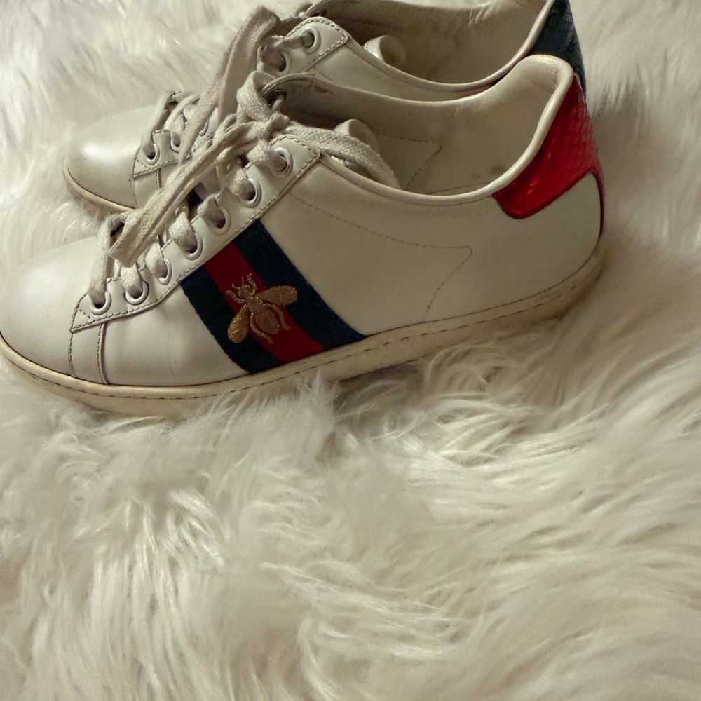 Gucci Ace Bee leather sneaker - Picture 2 of 9